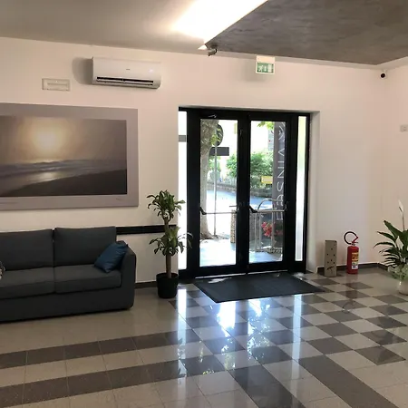 Vinsea Μπελάρια-Ιτζέα Μαρίνα